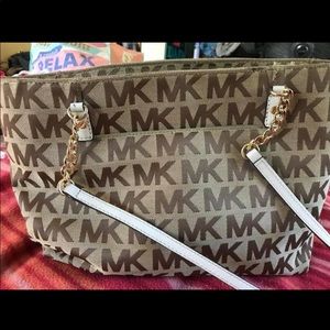 Micheal kors purse